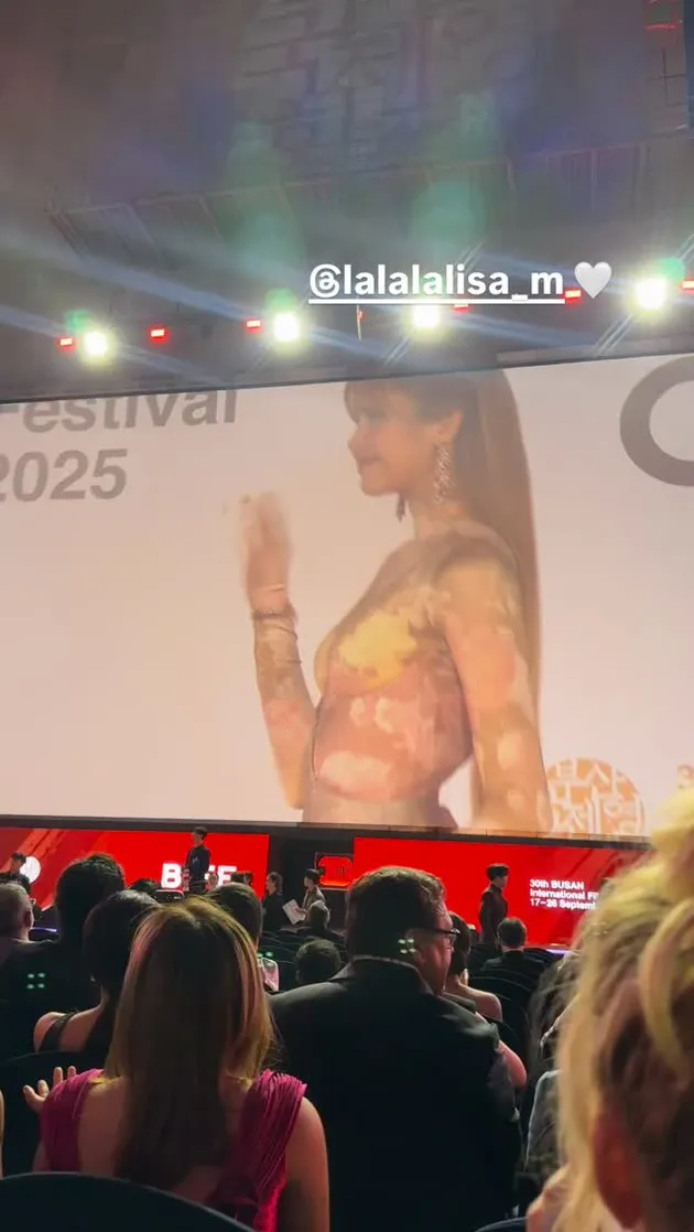 Devano Danendra Pamer Selfie Bareng Lisa BLACKPINK