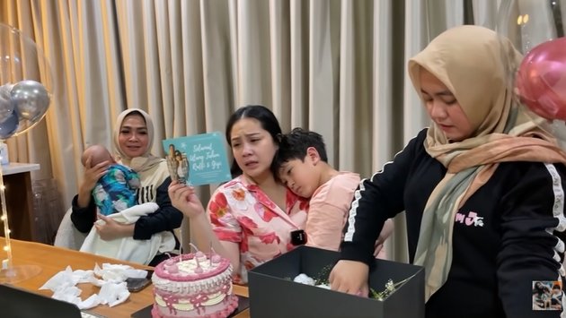 Not a Check or Gold Bar, 11 Photos of Rieta Amilia's Birthday Gift for Nagita Slavina and Raffi Ahmad - Unexpected Content