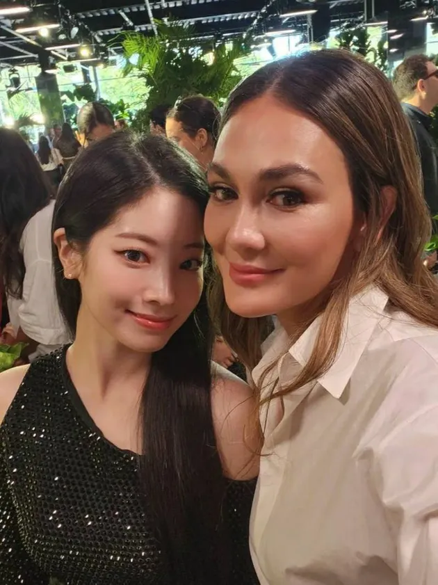 Luna Maya dan Dahyun TWICE