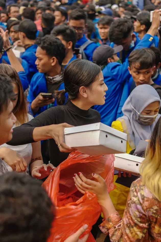 awkarin, berita awkarin, aksi kebaikan awkarin