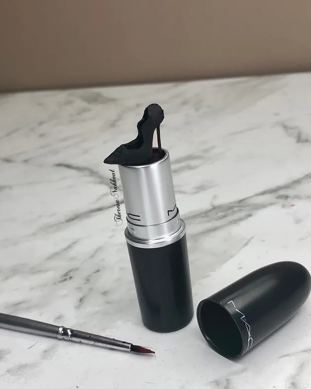 lipstick art