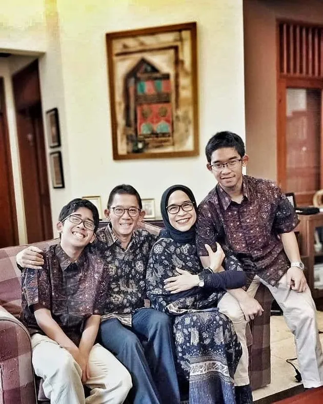 Budi Harimawan Sumihardjo ayah tiri Marshanda