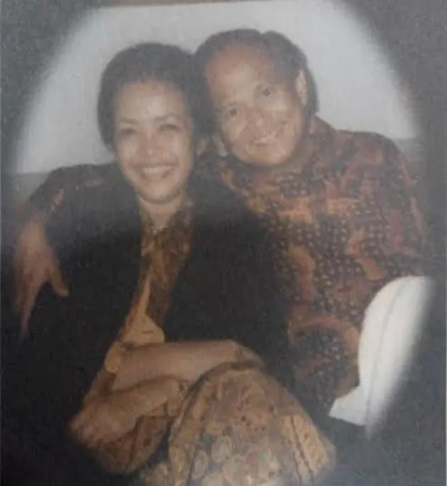 foto lawas kemesraan Habibie - Ainun