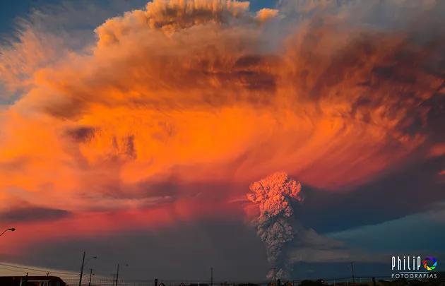 Gunung Calbuco di Chile meletus