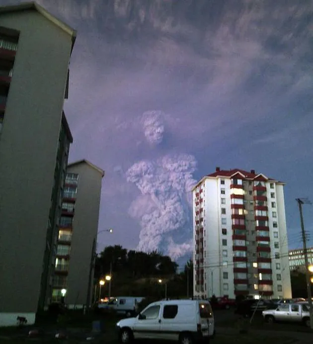 Gunung Calbuco di Chile meletus