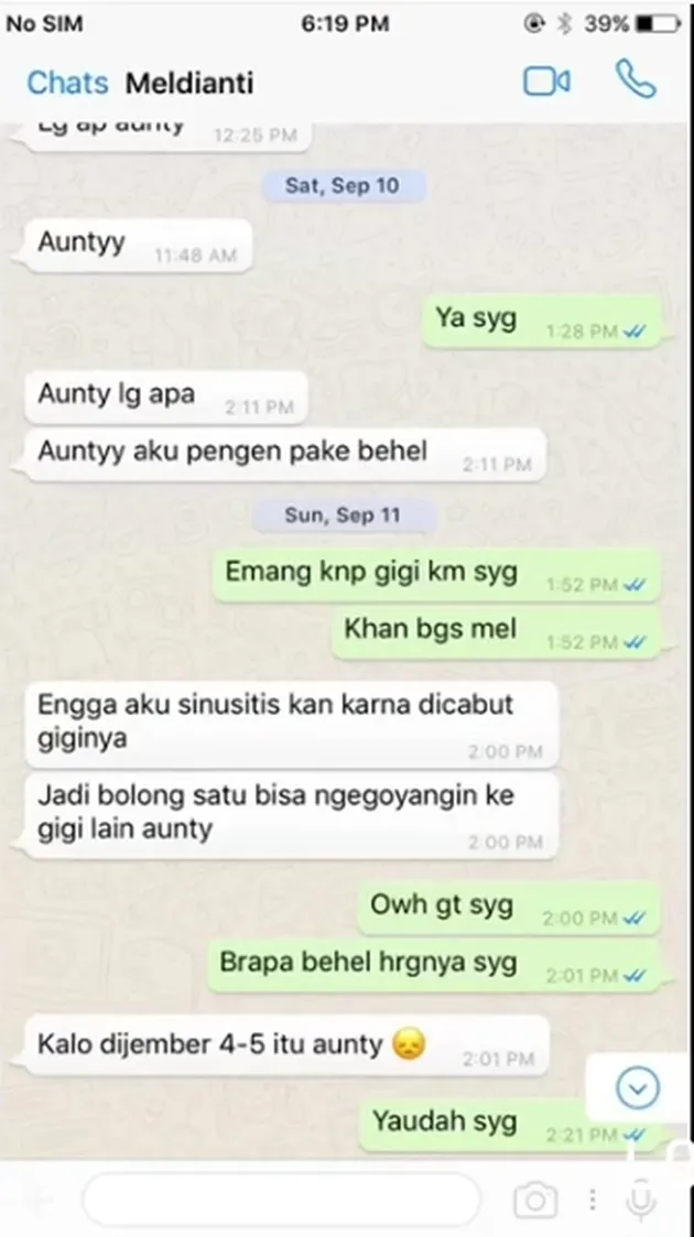 dewi perssik