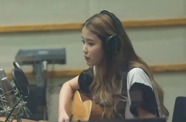 IU