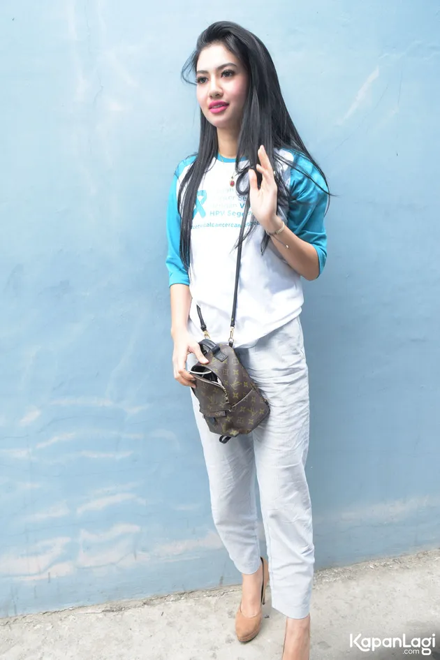 adik julia perez