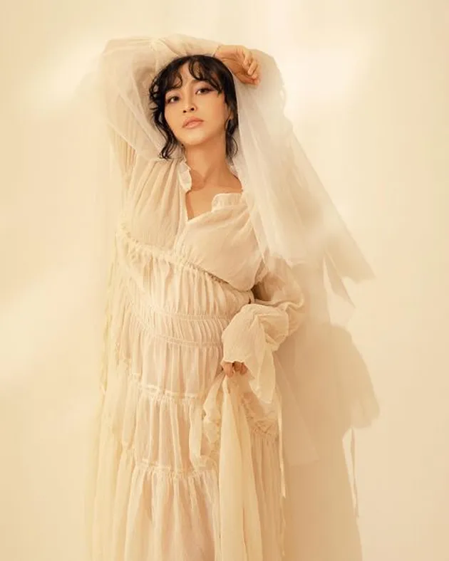 Rinni Wulandari manggung saat hamil