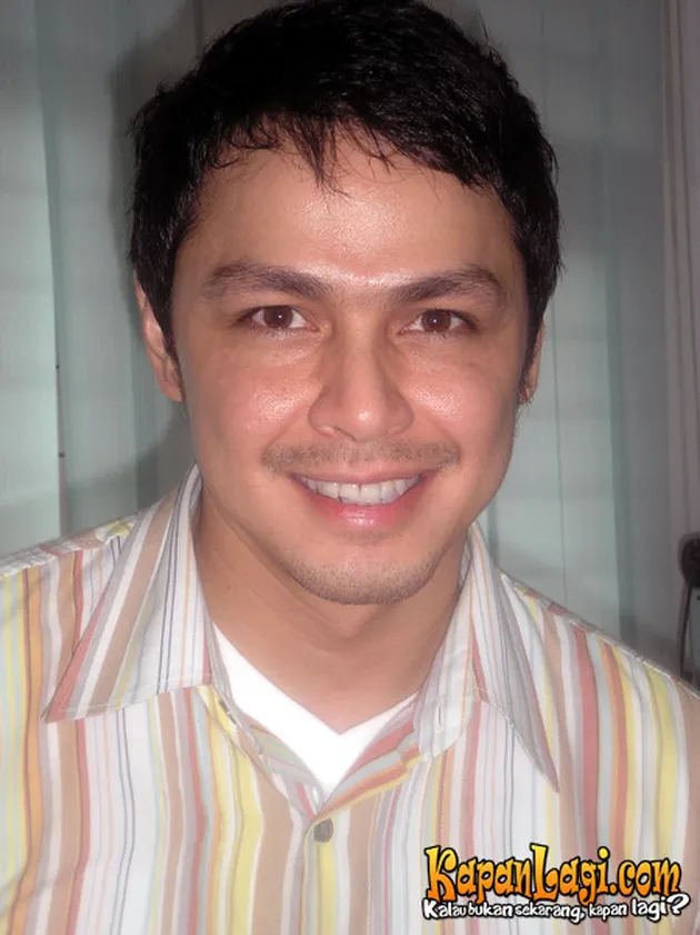 bagi sembako artis