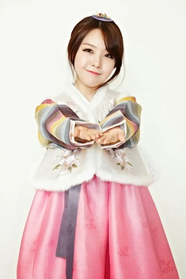 tiffany girls generation, jessica, idol k-pop, hanbok