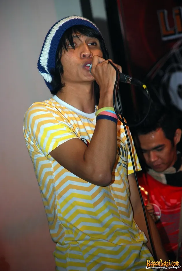 beage band