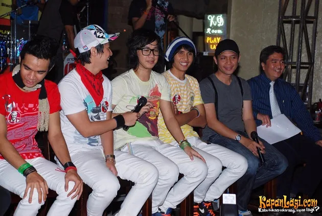 beage band