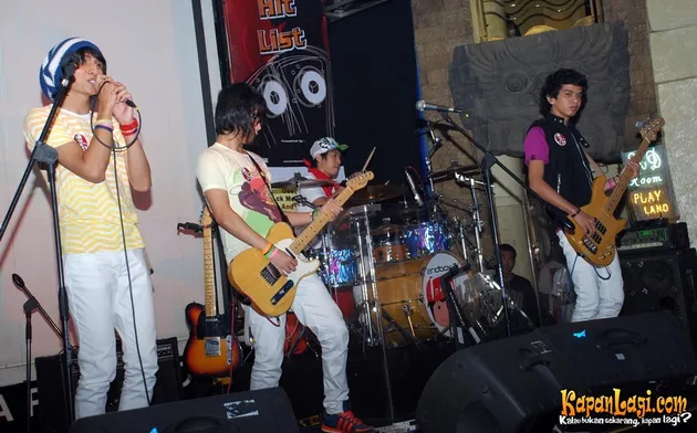 beage band