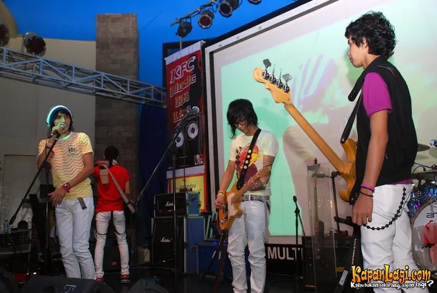 beage band
