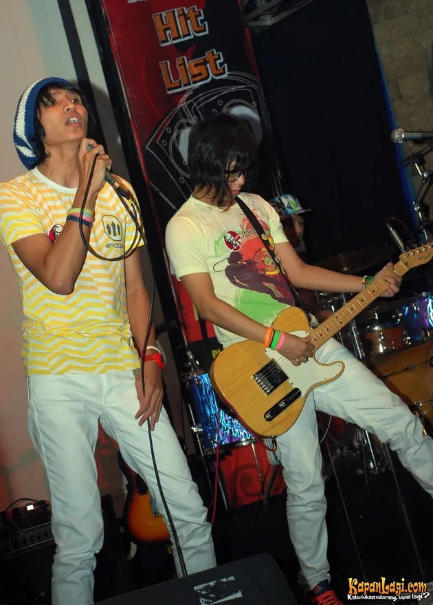 beage band