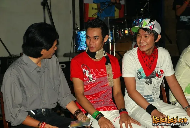 beage band
