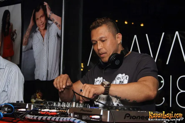 Bang Tigor, Yanda Djaitov, DJ