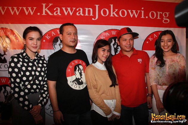 Sebuah komunitas anak muda Kawan Jokowi baru-baru ini diresmikan, dan melibatkan sederet nama selebriti.