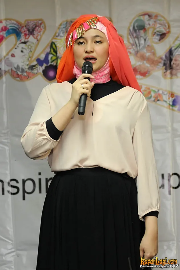 BEGINILAH AKSI DAN GAYA MARSHANDA SEBAGAI MOTIVATOR MUDA 