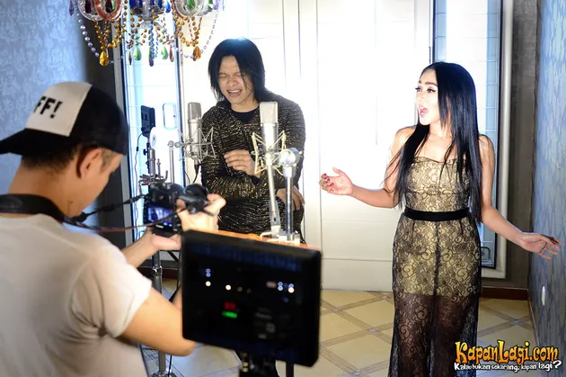 Armand Maulana dan Dewi Gita