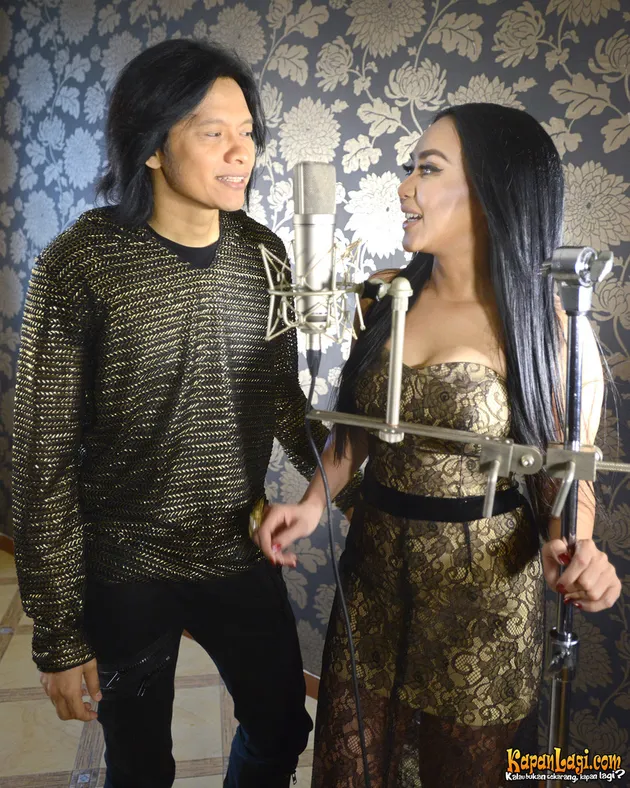 Armand Maulana dan Dewi Gita