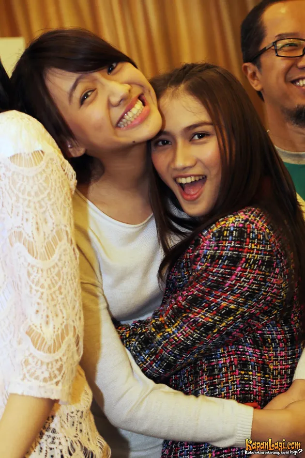 BERBAGAI EKSPRESI KOCAK PARA PERSONEL JKT48 SAAT MEET AND BERBAGAI EKSPRESI KOCAK PARA PERSONEL JKT48 SAAT MEET AND