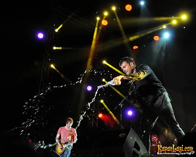 Kemasan awal seakan menjadi jaminan maksimalnya konser Blur di Indonesia ini.