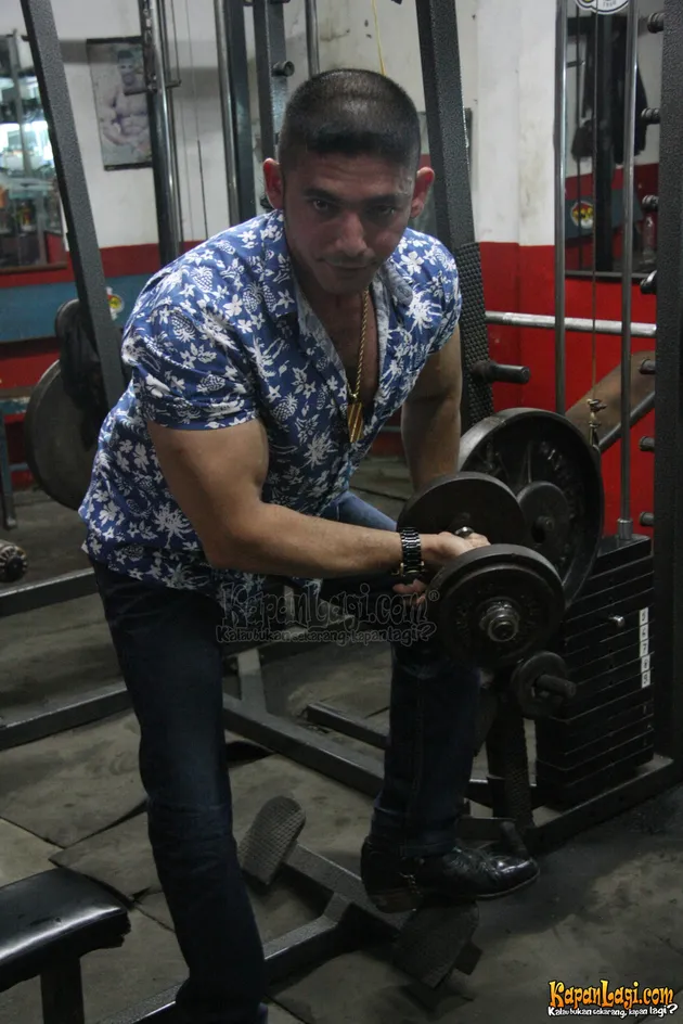 Bodyguard Ganteng dan Kekar