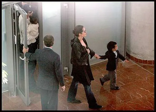 pitt_dan_jolie_bandara