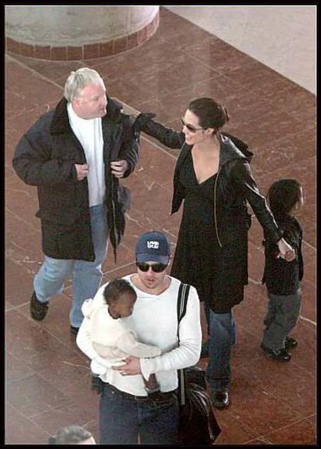 pitt_dan_jolie_bandara