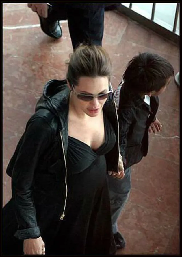 pitt_dan_jolie_bandara