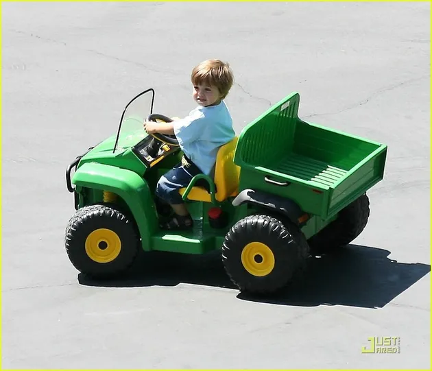 britney_spears_low_rider