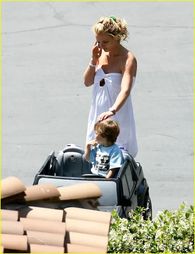 britney_spears_low_rider