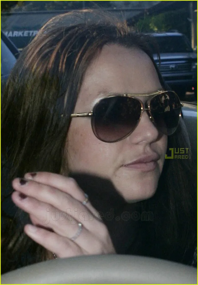 britney_colagen_lips