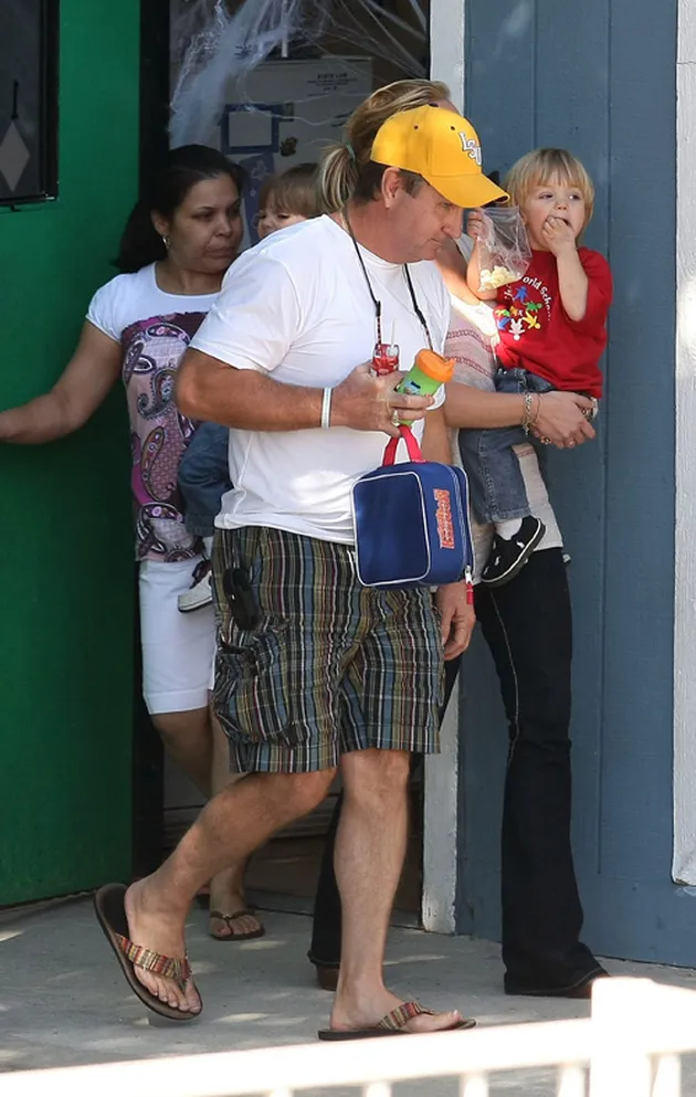 britney_jemput_sekolah