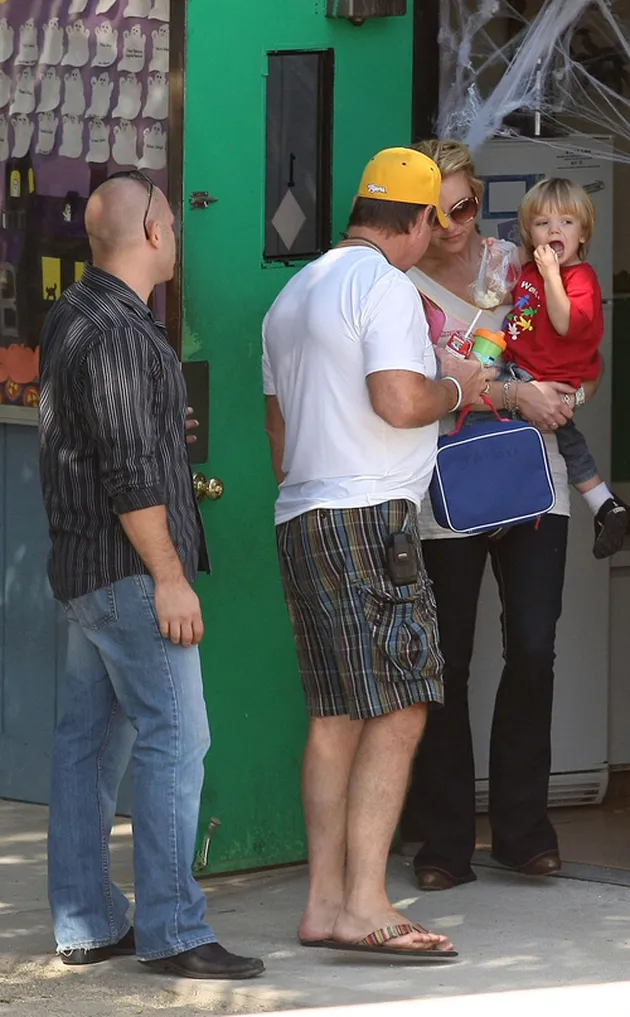 britney_jemput_sekolah