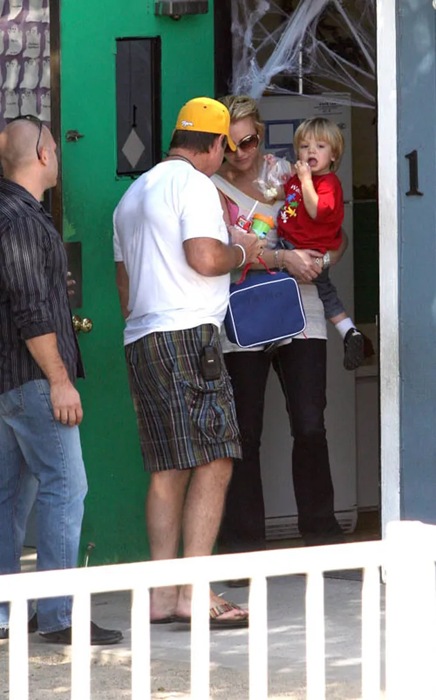 britney_jemput_sekolah