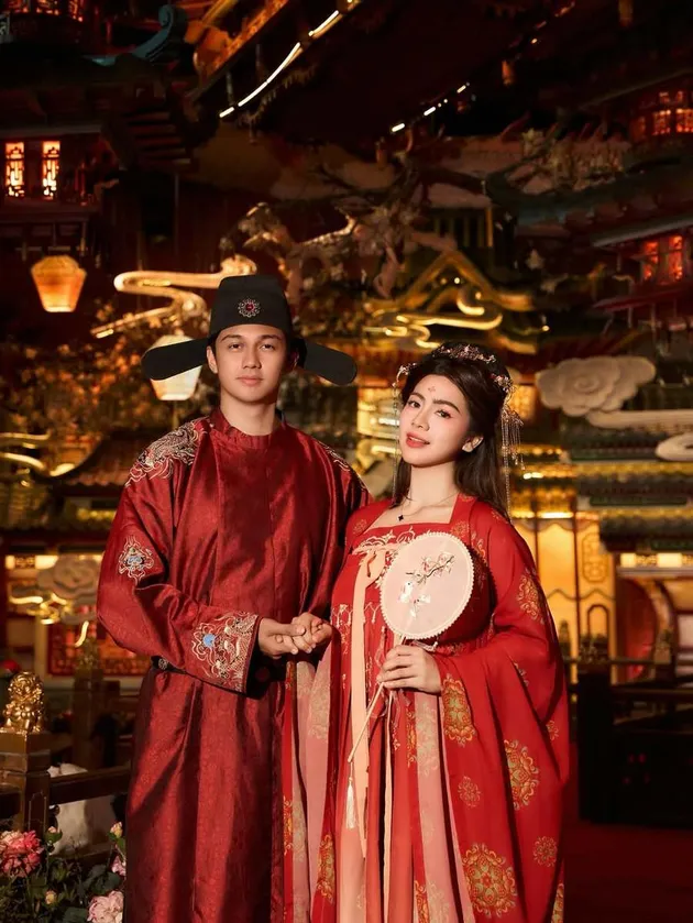 Felicya Angelista dan Caesar Hito saat liburan