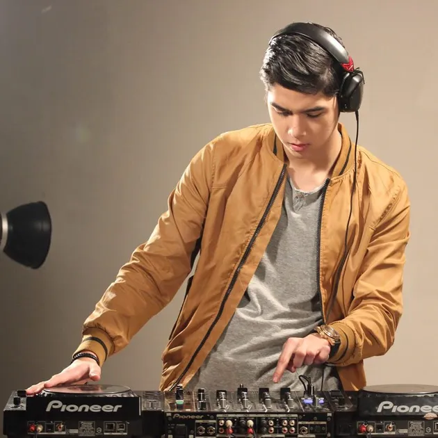 Setelah namanya naik karena band Lucky Laki, Al Ghazali asah bakat musiknya di genre EDM dengan menjadi Disc Jockey.