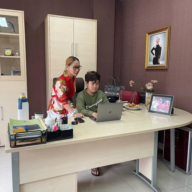 Ivan Anak Inul Kerja 