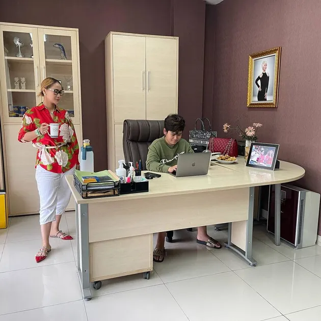 Ivan Anak Inul Kerja 