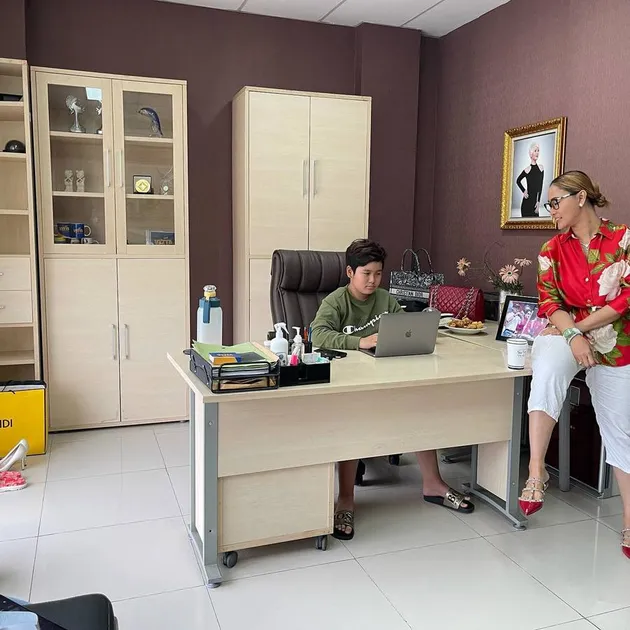 Ivan Anak Inul Kerja 