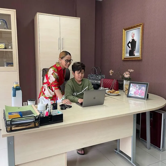 Ivan Anak Inul Kerja 