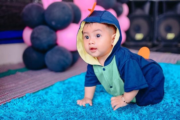 Ideal Man Candidate for Women, 8 Adorable Photos of Wawa Widi and Muslim Siregar's Child - He's Very Handsome