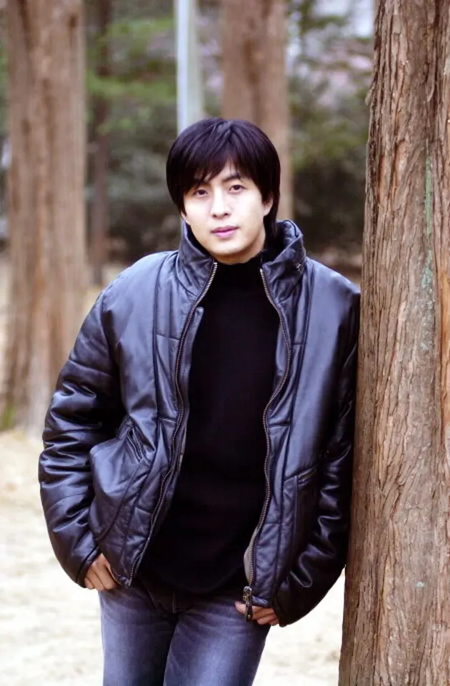 Bae Yong Jun tanpa kacamata