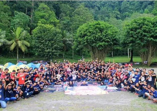 Anniversary kali ini, Kotak merayakannya dengan cara yang berbeda. Untuk lebih mendekatkan diri pada penggemar setianya, mereka pun mengadakan acara kemah yang diadakan di
