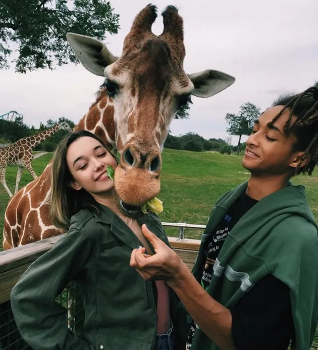 Foto Seksi Sarah Snyder Pacar Jaden Smith