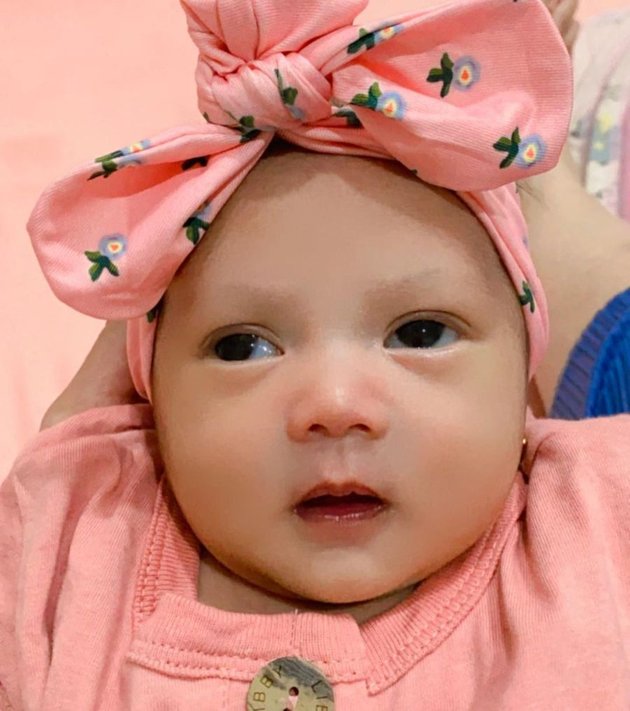 Beautiful Like Barbie, Check Out the Latest 8 Photos of Denny Cagur's Third Child Wearing a Pink Headband - Adorable Funny Expressions and Cute Glances