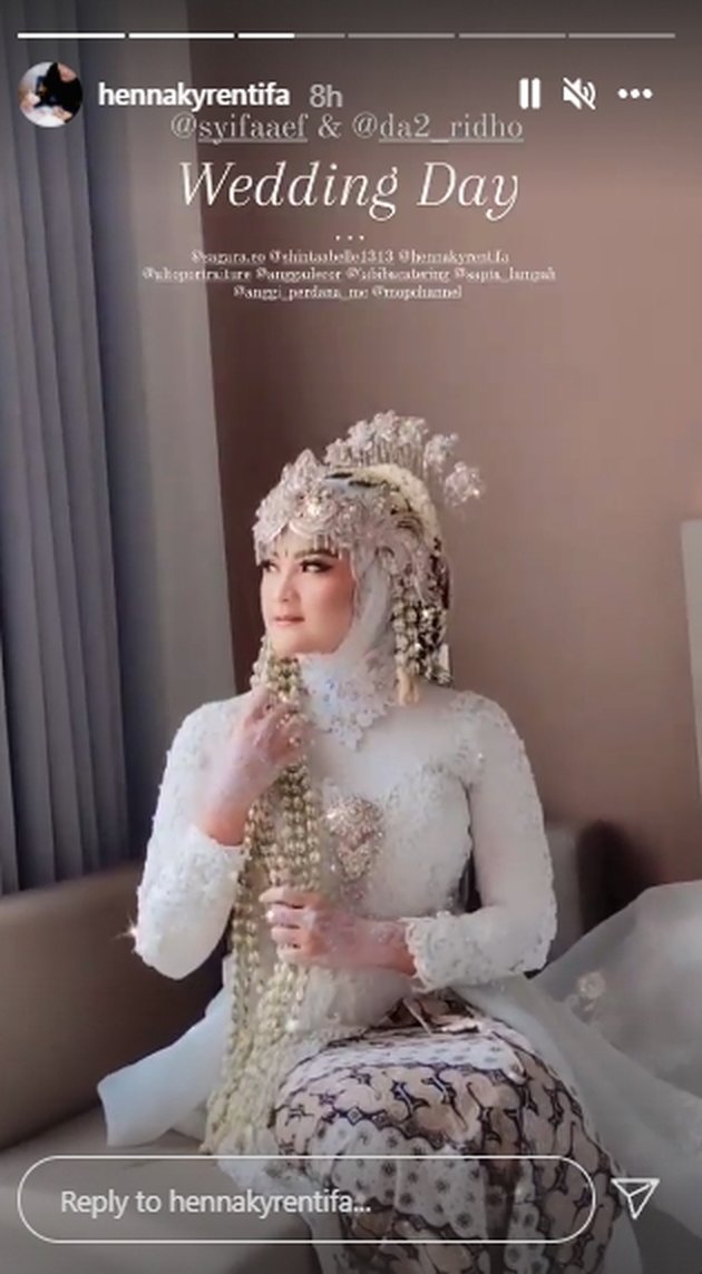 Beautiful Like a Queen: These are 8 Portraits of Syifa Aisyah Fauziah at the Wedding Ceremony with Ridho DA, Wearing a White Kebaya